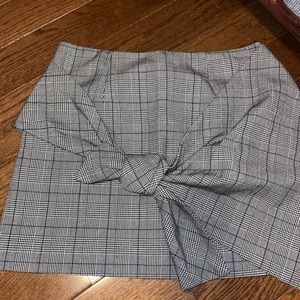 Forever21 plaid skirt with a bow